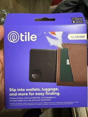 Tile Slim Wallet Tracker by Life360 - Black